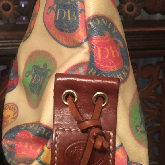 DOONEY & BOURKE  shoulder bag. - Picture 2 of 5